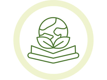 Illustration: Ein grünes Symbol zeigt einen stilisierten Globus über einem offenen Buch mit Blättern, umgeben von einem Kreis. Es repräsentiert umweltfreundliche Bildung.